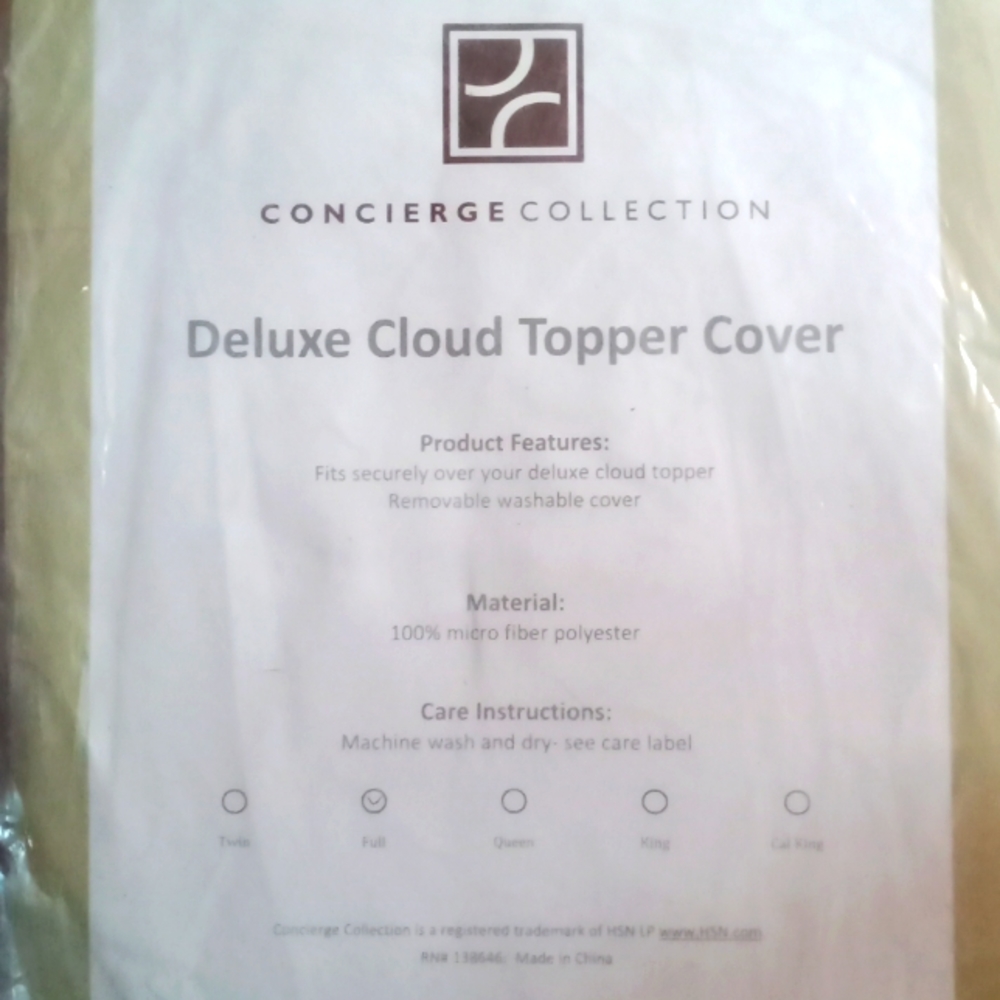 Deluxe cloud topper cover